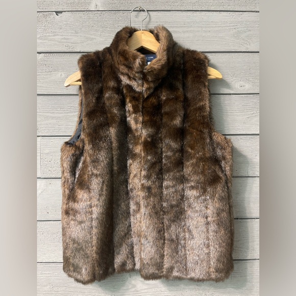 Jones New York Signature Petite Faux Fur Vest Sz PM - Picture 5 of 16